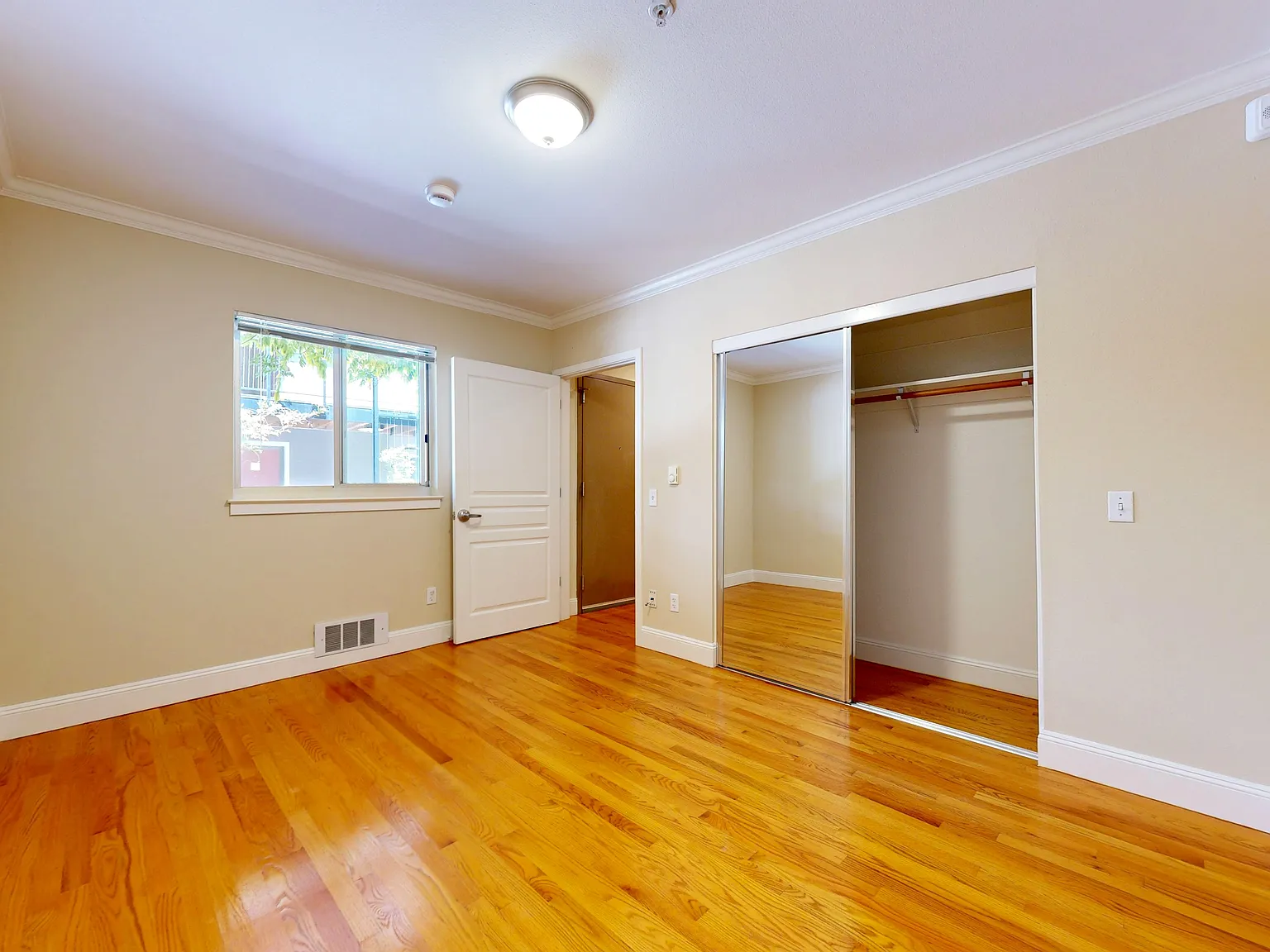 3322 Buchanan St APT 209 - Image 5