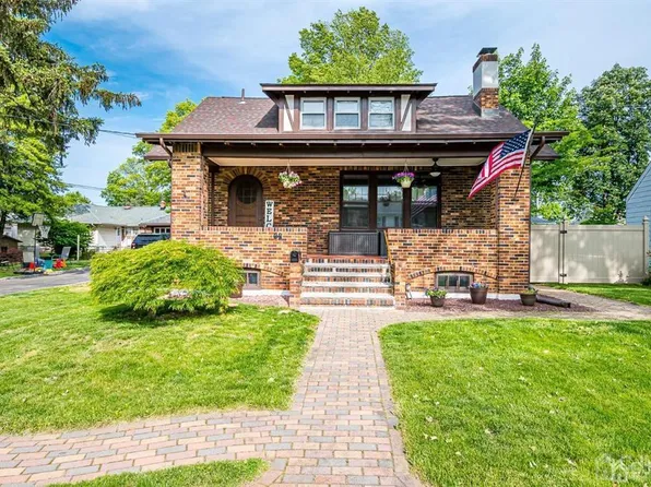 22 Ethel Pl, Metuchen, NJ 08840