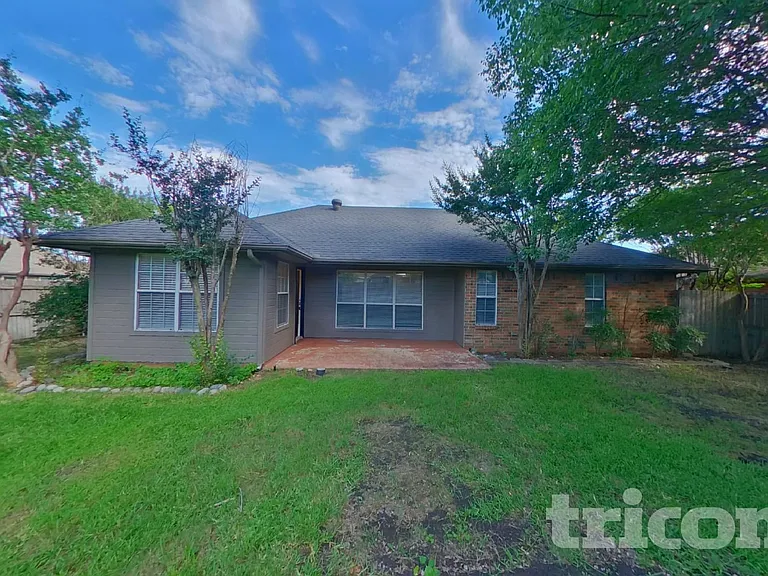 1012 Brookhaven Dr — Photo 15