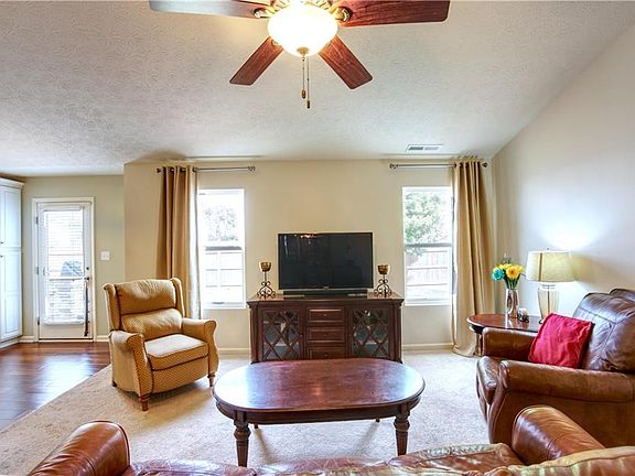 4th image of 1819 Cumbria Dr