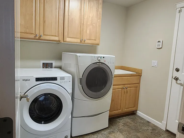 3167 NE Magnolia St — Photo 10