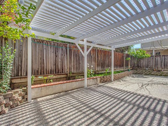 4th image of 248 Zoria Farms Ln
