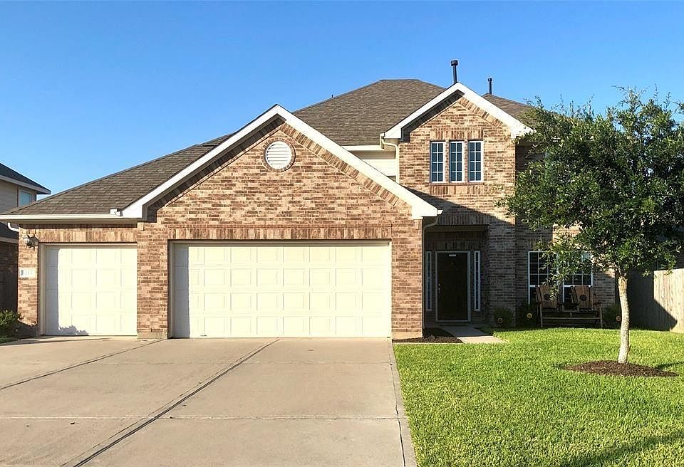 1st image of 215 Harbor Bend Ln