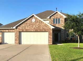 215 Harbor Bend Ln, Dickinson, TX 77539