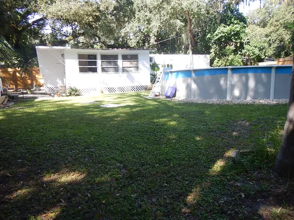 8632 Brookwood Dr, New Port Richey, FL 34654