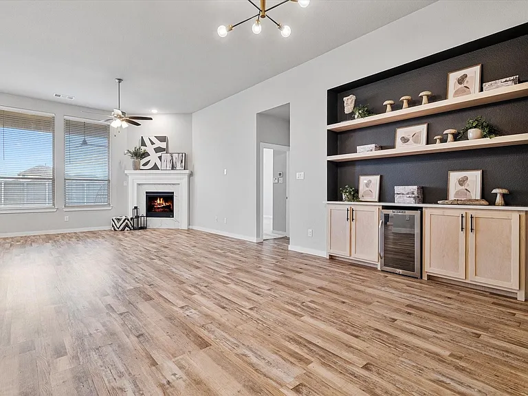 1100 Parkstone Dr — Photo 4