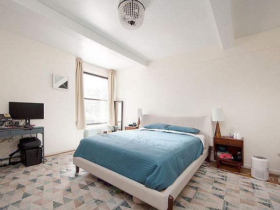 4th image of 230 E 73rd St #1G