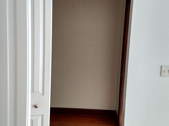 4th image of 4001 Calumet Ave