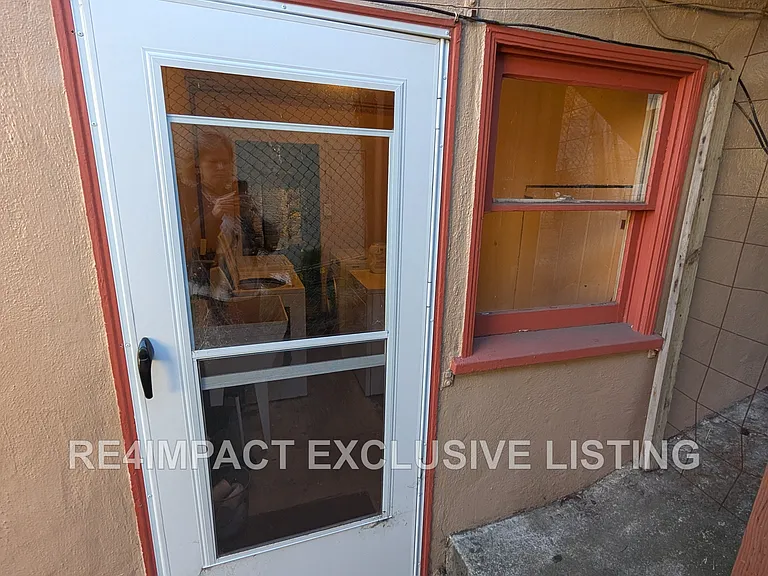1257 E 34th St — Photo 12
