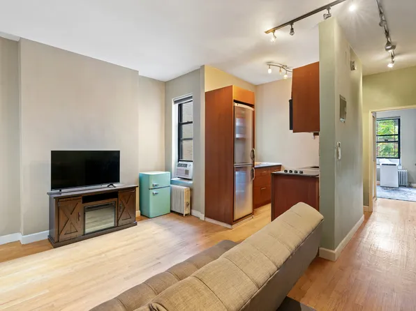 348 West 56th Street image 3 of 5