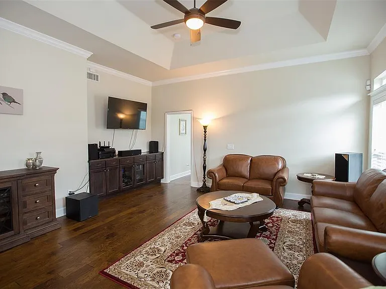 7440 SW 80th Dr — Photo 3