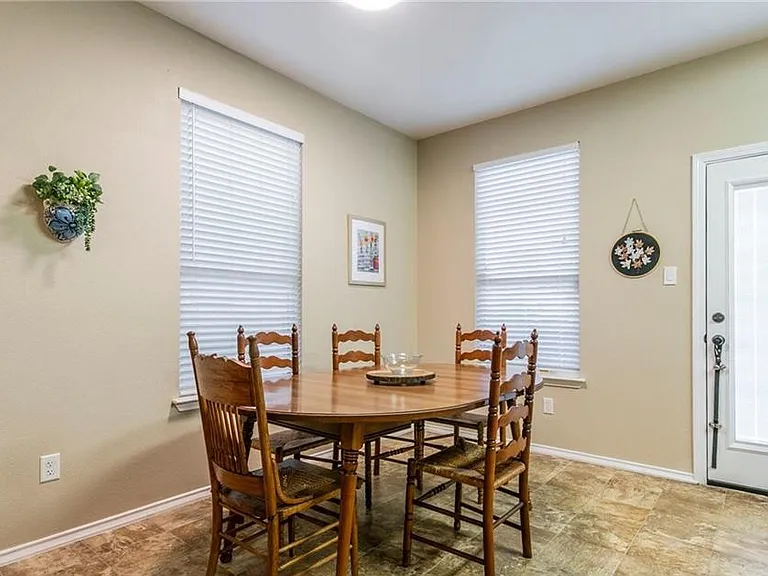 6707 Bayberry Dr — Photo 6