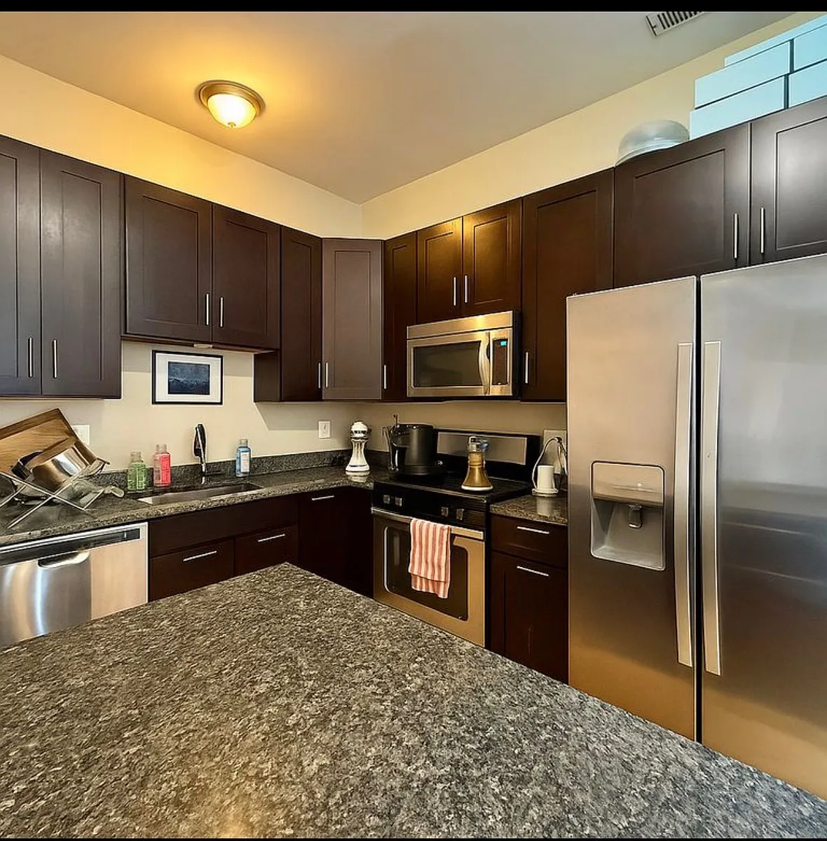 Building Photo - 2144 W Potomac Ave #2R