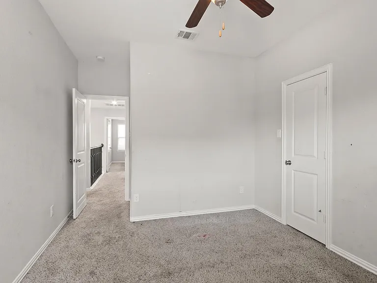 702 S Galley Dr — Photo 27