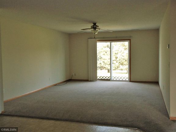 3rd image of 337 Williamsburg Pl APT B
