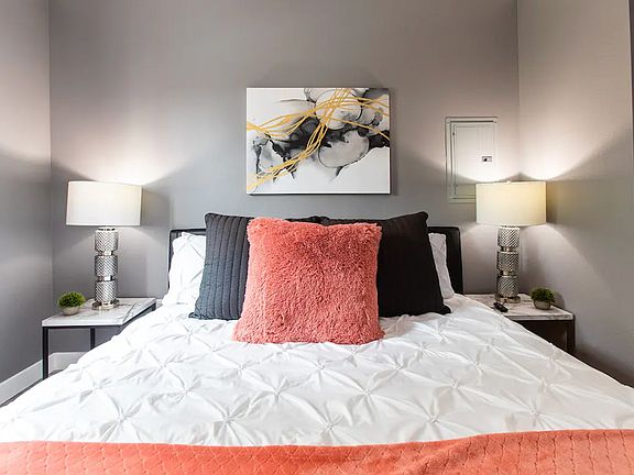 2nd image of 1811 Adams Ave #4