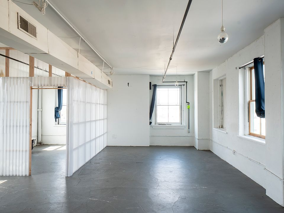 1st image of 501 N 32nd St