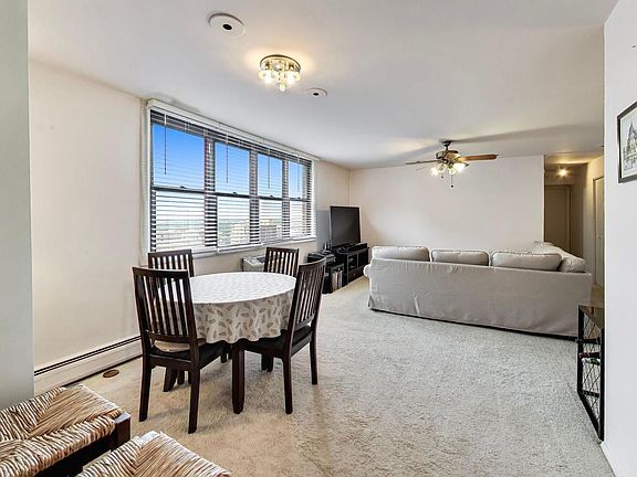 4th image of 6325 N Sheridan Rd APT 2106