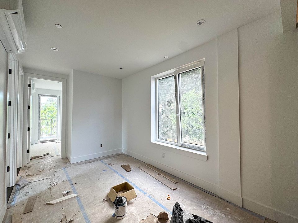 1st image of 363 Hawthorne St #3A