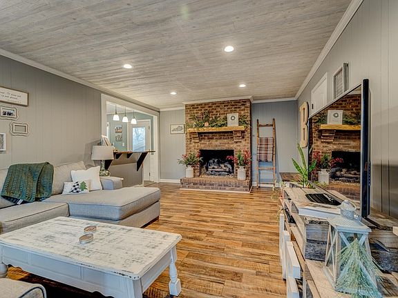 2nd image of 4348 Ireland Dr