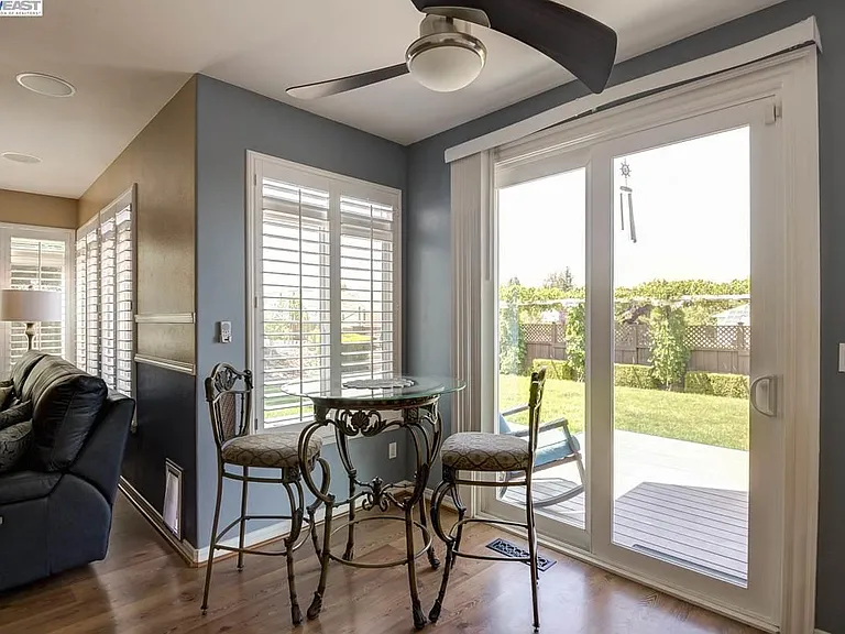 3644 Glasgow Cir — Photo 13