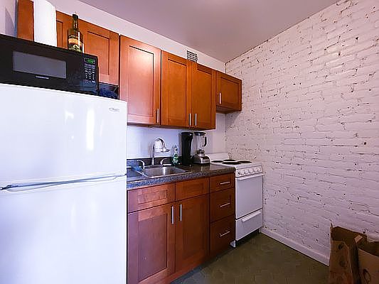 4th image of 240 W 20th St APT 3A