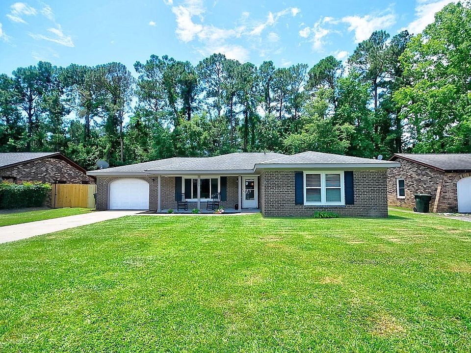 1st image of 135 Kennington Dr