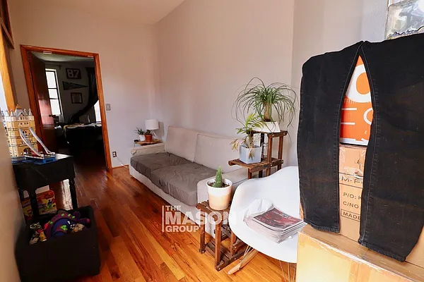 Rented by Mason Group LLC | media 9