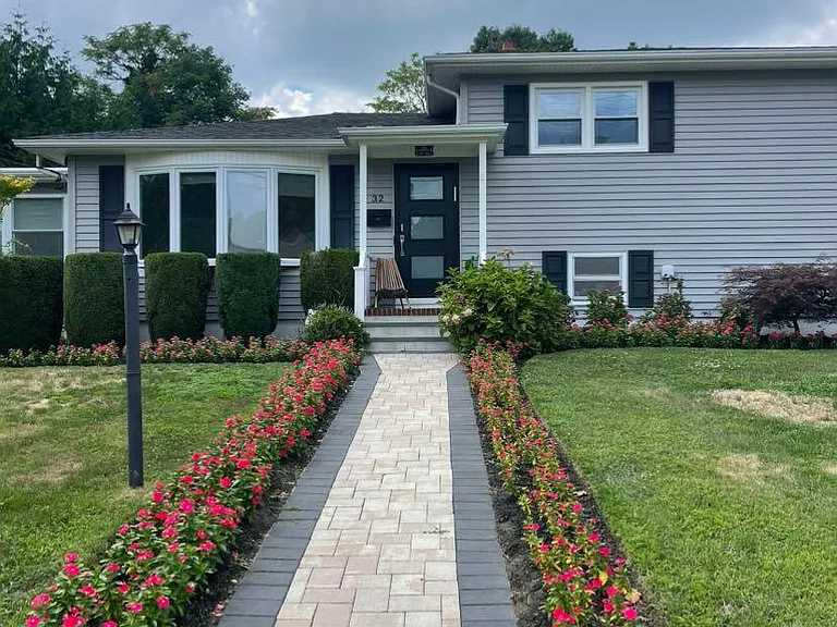 35 Fairway Ave — Photo 1