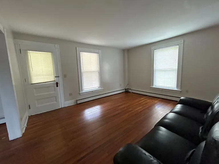 5851 S Elm Ave — Photo 9