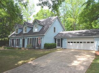 910 Cherokee Rd, Auburn, AL 36830