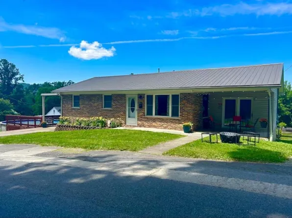 130 Old Court St, Fayetteville, WV 25840