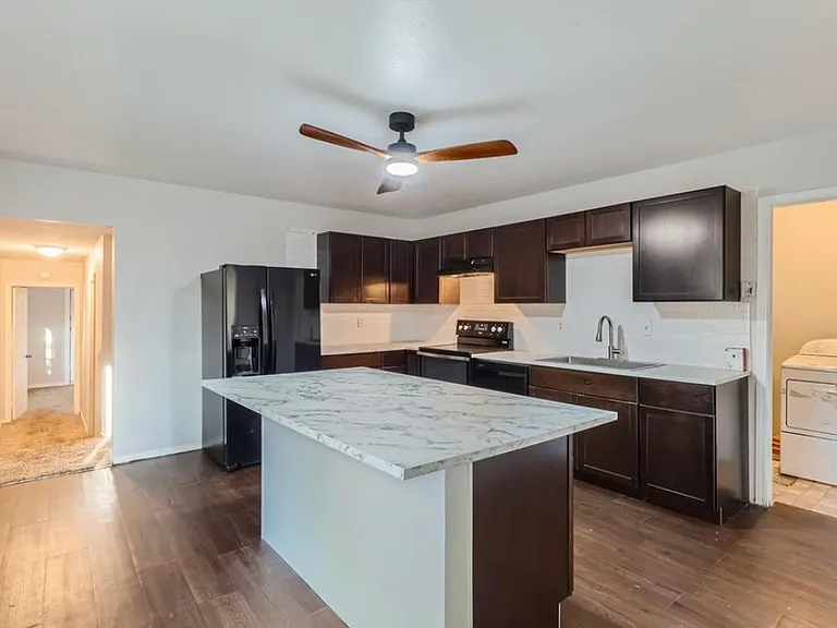 4533 Fillmore St #A — Photo 14