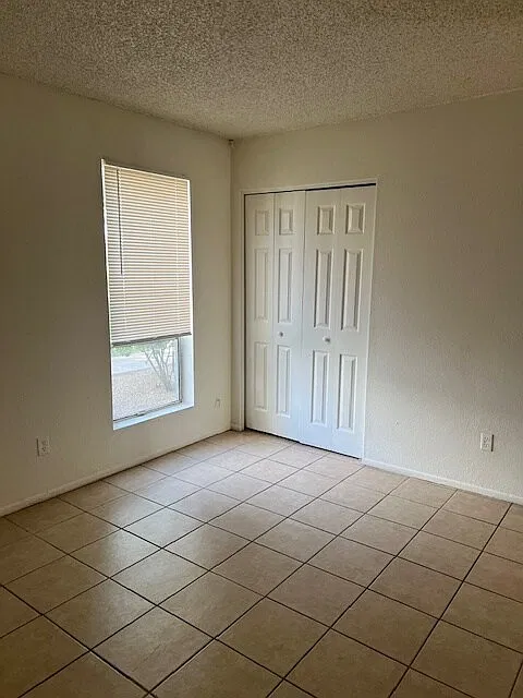 2 bed, 837 sqft, $1,400 — Photo 3