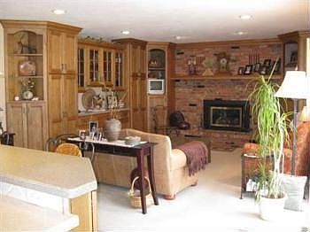 5th image of 2318 Glen Cir