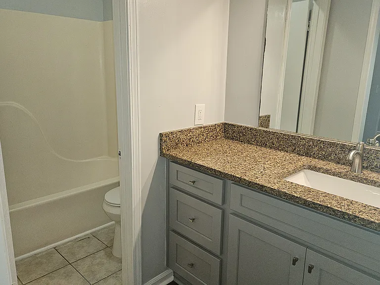 Master Bedroom Onsuite Bathroom