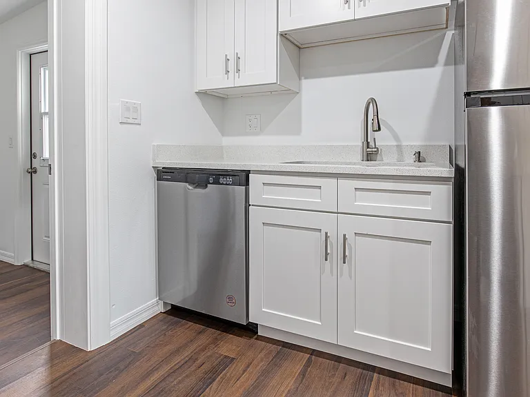 6015 Deming Ave #6015 — Photo 4