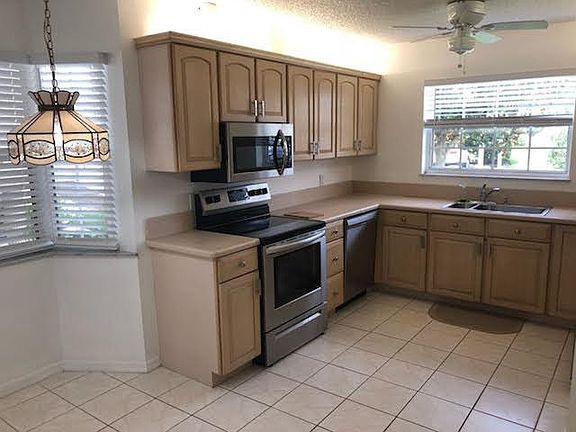 3rd image of 456 Grove Isle Cir