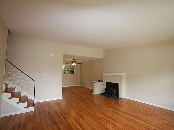 4th image of 2424 W Eric Dr