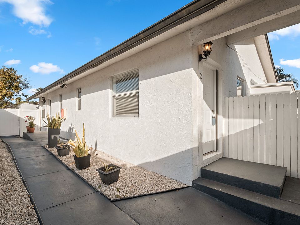 1st image of 818 NE 14th Pl #2