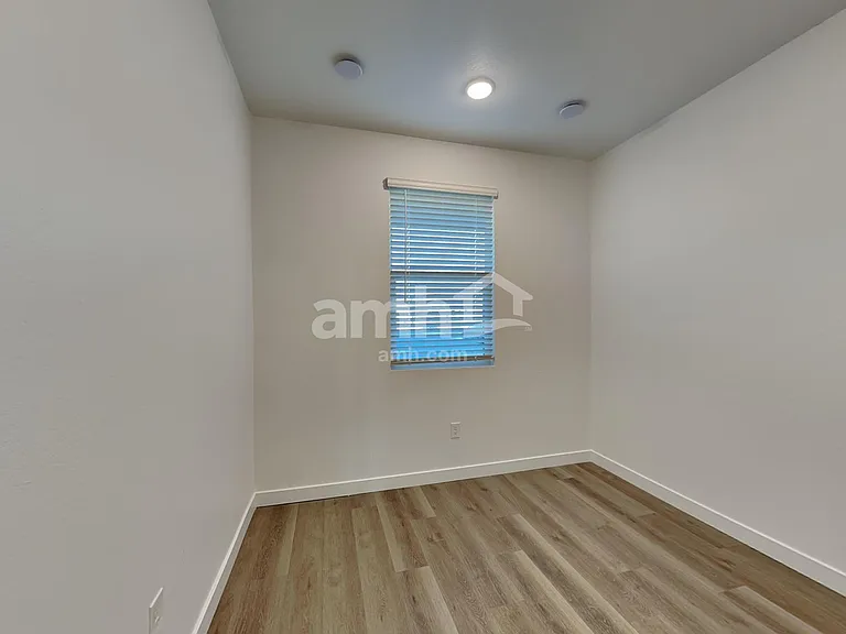 6971 N 125th Dr — Photo 11