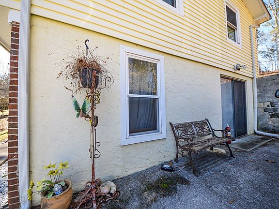 4th image of 2125 Glendale Dr NE