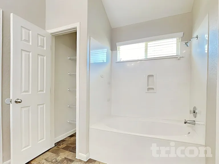 210 Teron Dr — Photo 9