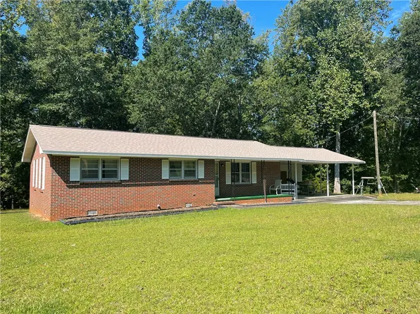 912 Fairfield Dr, Seneca, SC 29678