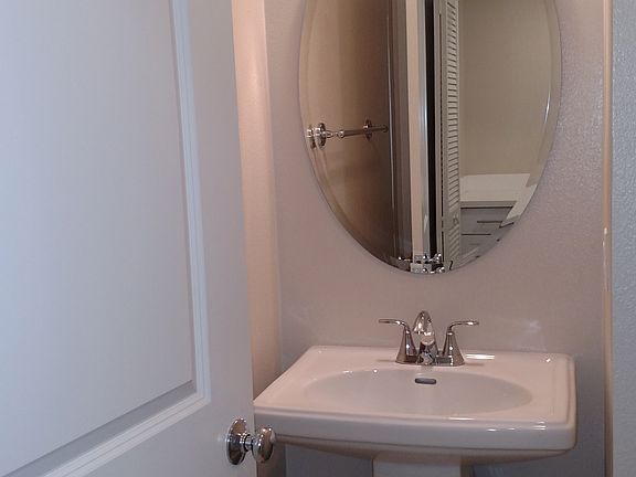 5th image of 211 S Orange St Unit 108