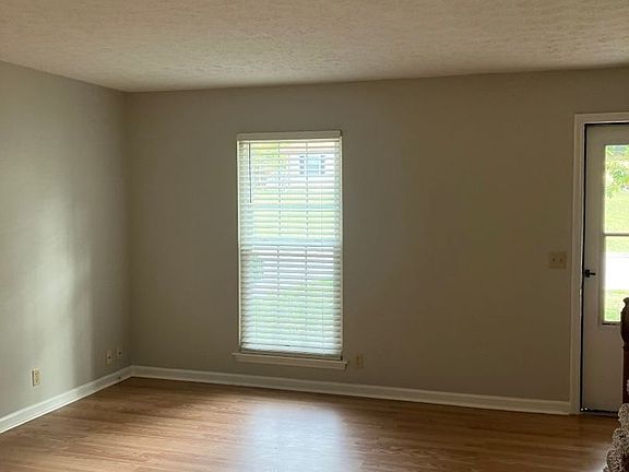 3rd image of 4738 Cascade Dr