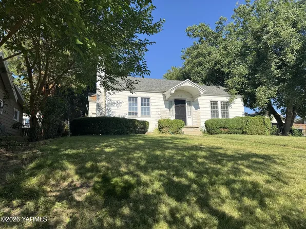 618 S 17th Ave, Yakima, WA 98902