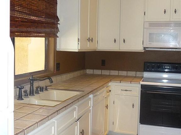 4th image of 54925 Avenida Juarez