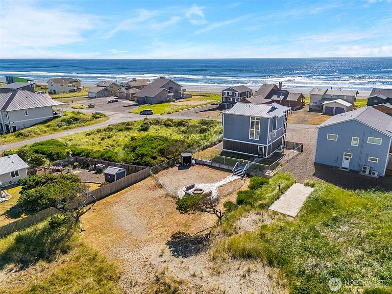 5th image of 412 Dune Crest Drive