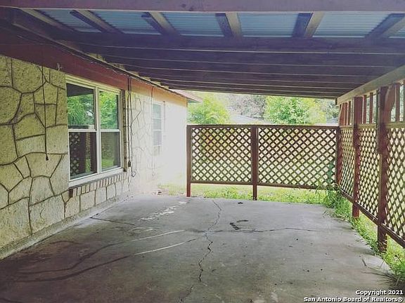 4th image of 422 Lovett Ave